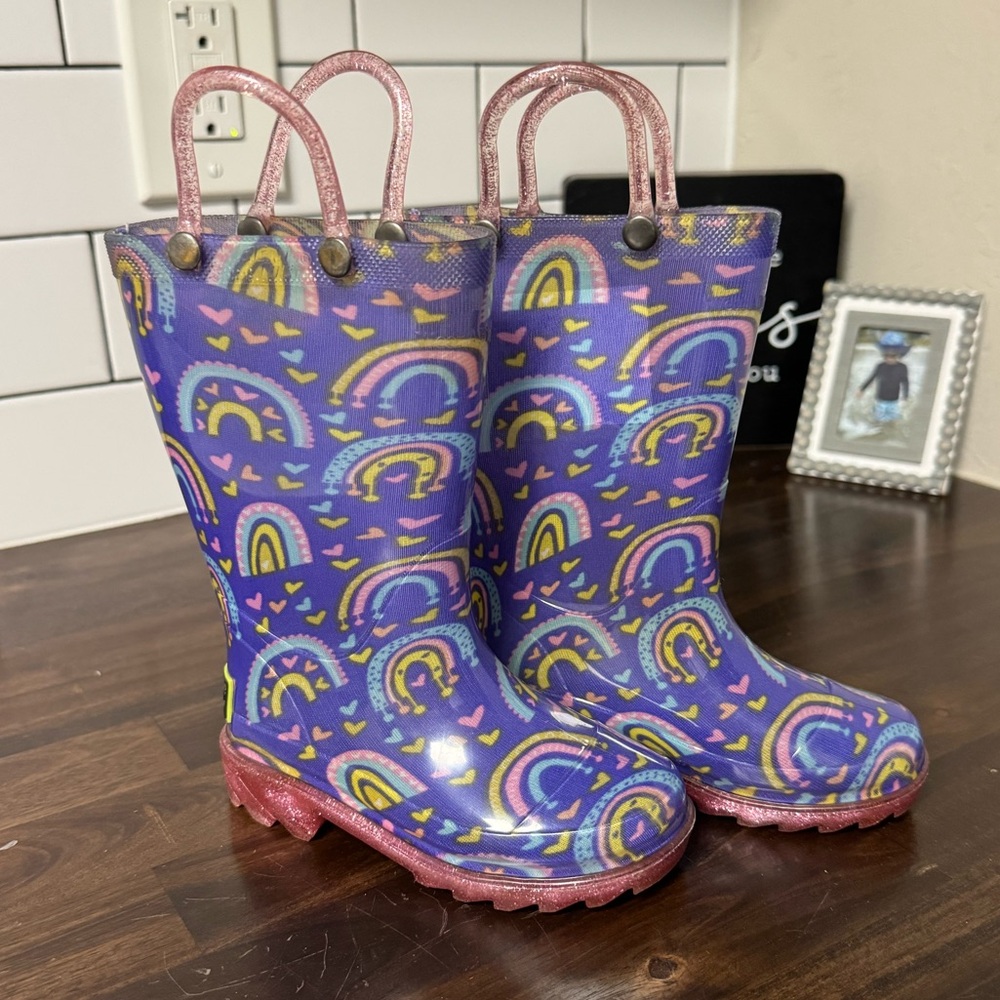 Light up rain boots size 6